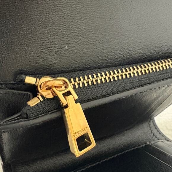 Versace Medusa 95 Black Leather Wallet with Gold Medusa Emblem - Picture 6 of 6